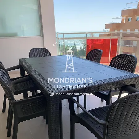 Mondrian's Lighthouse Apartamento